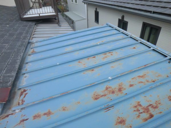 屋根塗装施工前トタン