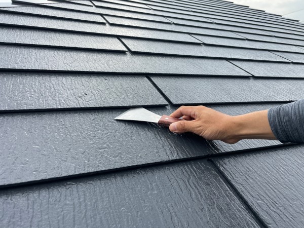 屋根塗装における縁切りとは？役割や縁切りをしないリスクなどをご紹介！サムネイル