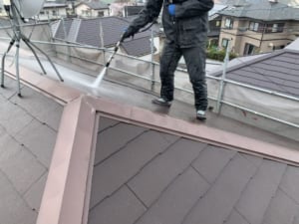 屋根塗装で高圧洗浄しないとどうなる？必要性を解説！サムネイル