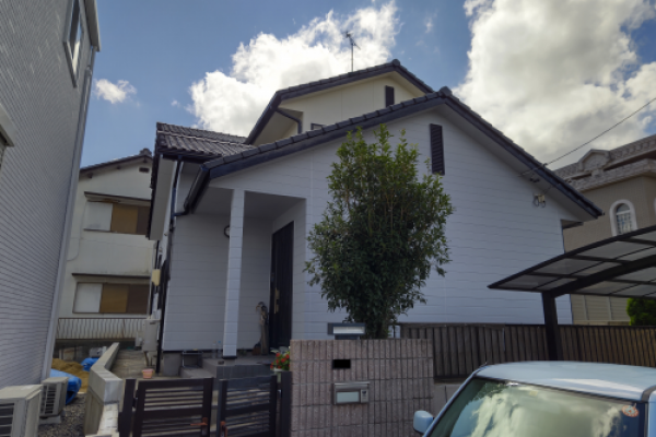 【愛知県瀬戸市】で手に粉がつく外壁のお宅で外壁塗装を行いました。サムネイル