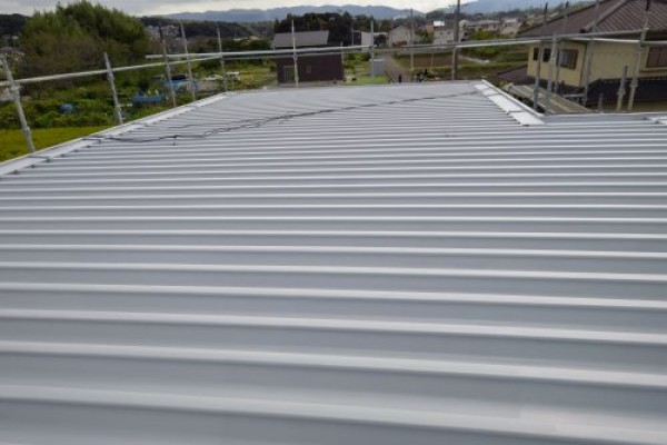 【瀬戸市】金属系の屋根（折半屋根）の塗装サムネイル