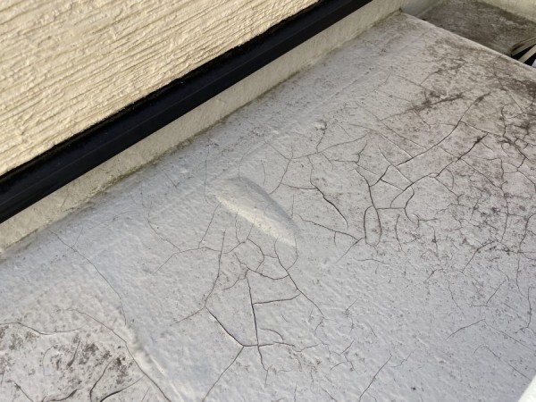 【尾張旭市】ベランダの床にひび割れが発生しているお宅で建物調査サムネイル