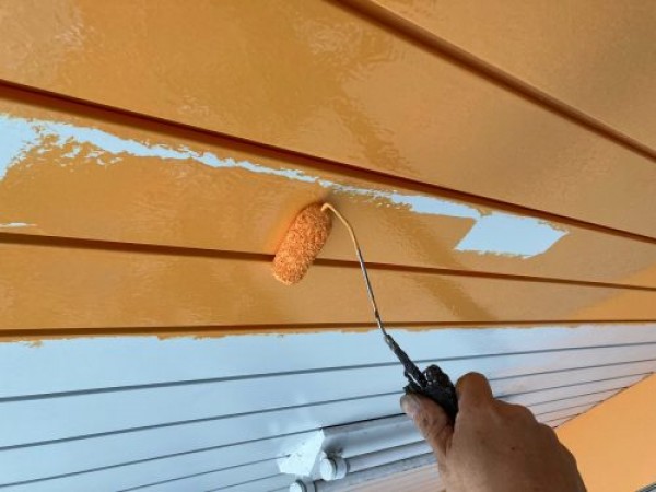【尾張旭市】店舗の外壁塗装で黒系×オレンジ系の色で塗り替えサムネイル