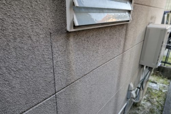 【尾張旭市】リシン吹きがしてある外壁のお宅で調査サムネイル