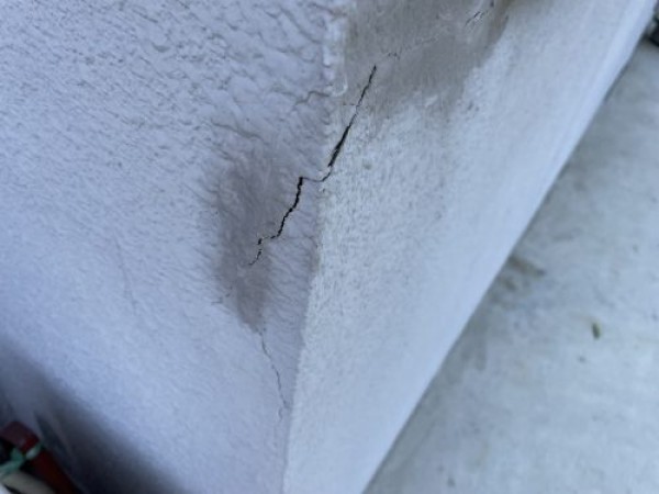 【瀬戸市】モルタル壁にひび割れが見られるお宅で建物調査サムネイル