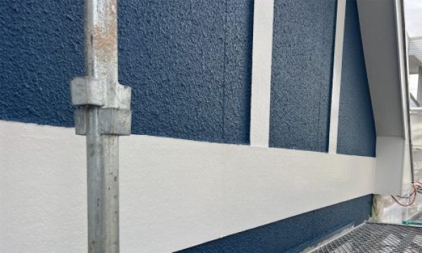 ブルー系×ホワイト系の色のお宅！外壁塗装完成しました。サムネイル